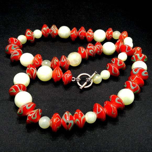 Chrysoprase Quartz Porcelain Bead Necklace Red Green White Toggle 1990s Vintage - Picture 1 of 10